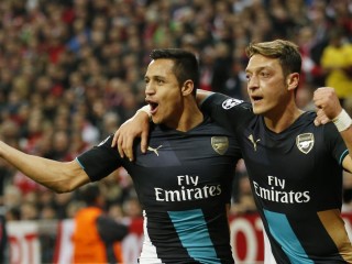 އޮޒިލް އާއި ސަންޗޭޒް ތިބޭނީ އާސެނަލްގައި: ވެންގާ