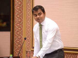 މަޝްރޫއުތައް ހިންގަނީ ބަޖެޓަށް ބަލައިގެން ނޫން ކަމަށް ބުނެ މިނިސްޓަރަށް ރައްދު ދެއްވައިފި