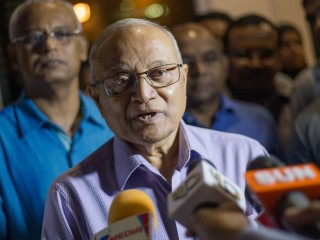 އަޅުގަނޑުގެ އާއިލާއަށް ފުލުހުން ނުރައްކާކުރަން ސިފައިން ފުރުސަތުދޭ: މައުމޫނު 