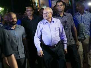 ރައީސް މައުމޫން ސިންގަޕޫރަށް ފުރާވަޑައިގެންފި