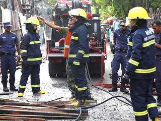 ނީލަން ފިހާރައިގައި ރޯވި އަލިފާންގަނޑު އެމްއެންޑީއެފުން ނިއްވާލައިފި