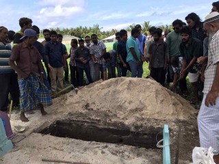 "ބޮންދުން"ގެ ހައްގުތަކުގެ ބަހުސް: އިހަވަންދޫއާ ހަމައަކުން ނުނިމޭ