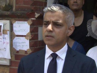 ލަންޑަންގެ ފްލެޓް އިމާރާތެއްގައި ރޯވުން:"މިއީ އެތައް އަހަރެއްގެ އިހުމާލު" ކަމަށް މޭޔަރ ވިދާޅުވެއްޖެ