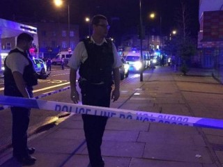 ލަންޑަންގެ މިސްކިތަކުން ފޭބި ބައެއްގެ ގައިގައި ވޭނަކުން ޖައްސައި އެކަކު މަރާލައިފި