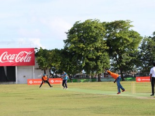 ލިލީ ލަޔަންސް އާއި ސިމްޑީ މޮޅުވެއްޖެ