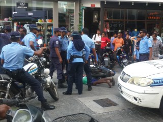 ޔާމީނަށް ގޮތް ހުސްވެ ރައްޔިތުން ބަޑި ކުރިމައްޗަށް 