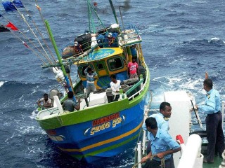 އިންޑިއާގެ 25 މަސްވެރިން ލަންކާ ނޭވީން ހައްޔަރު ކުރުމާއެކު ޓެމިލްނާޑޫ ސަރުކާރު ރަތައް!