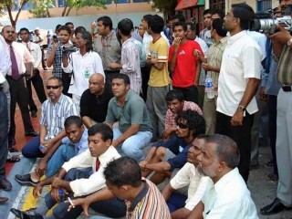 އެމްޑީޕީގެ އަހަރީ ދުވަހާއި ކުރިމަތިލާއިރު، ޑިމޮކްރަސީ އޮތީ މަގުން ކައްސާލާފައި: ރައީސް ނަޝީދު