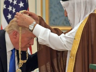 ވައިޓް ހައުސްގައި ރޯދަ ވީއްލުމެއް ޓްރަމްޕް ނުބޭއްވެވި