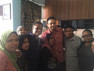 ނާޒިމް އާއިލާގެ މެންބަރުންނާ އެކު