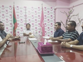 މެންބަރުން ދެކެ ކޯފާވެ، ވައިބާ ގްރޫޕުން ނެރެދެއްވުމަށް ރައީސް ޔާމީން އެދިވަޑައިގަންނަވައިފި