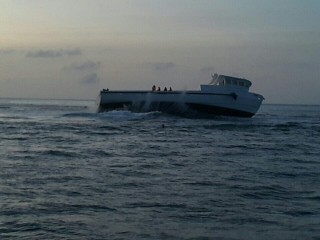 ފަރަށް އުރިފަ ވަނީ "ޓްރާންސްޕޯޓް 1" ނަމަކަށް ކިޔާ ދޯންޏެއް