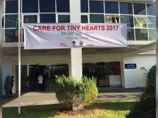 ޓައިނީ ހާޓްސް އާއި ޔުނިވަރސަލް ފައުންޑޭޝަނުންއާއިއެކު އެއްބަސްވުމެއްގައި ސޮއިކޮށްފި