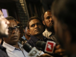 ނިހާނުގެ މަލާމާތް ރައީސް މައުމޫނަށް، ޕިންކް ޓީމްގެ ކޯޗަކަށްލީމަ ކޯޗްކޮށްދިނީ އިދިކޮޅު ޓީމަށް 