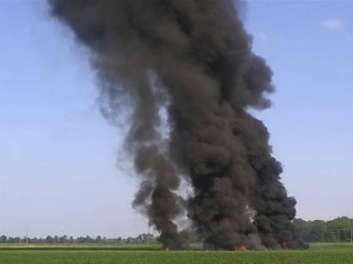 އެމެރިކާގެ އަސްކަރީ މަތިންދާ ބޯޓެއް ވެއްޓި 16 މީހުން މަރުވެއްޖެ