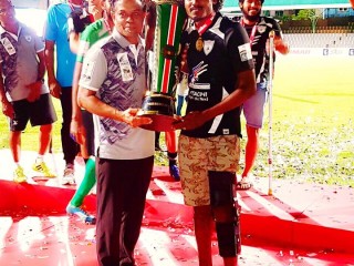 އަނިޔާއިން އަރައިގަނެ ނޫމާން އީގަލްސްގެ ފަރިތަކުރުންތަކުގައި ބައިވެރިވާން ފަށައިފި