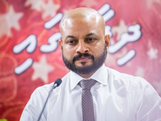 ރިޝްވަތު ހުށަހެޅުއްވި ކަމުގެ ތުހުމަތުގައި ފާރިސްއަށް ދައުވާކުރަން ފޮނުވައިފި