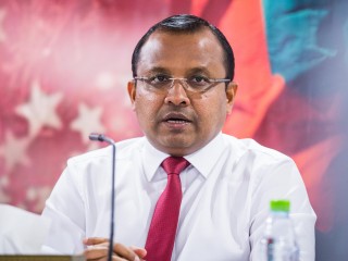 ދައުލަތުގެ މުވައްޒަފުންނަށް ނުފޫޒް ފޯރުވުމުގެ ދައުވާ ރިޔާޒްގެ މައްޗަށް