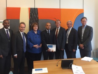 ދިވެހިރާއްޖެ އާއި އިނގިރޭސިވިލާތުގެ އޯލް ޕާޓީ ޕާލިމެންޓްރީ ގްރޫޕުން ބައްދަލުކޮށްފި!