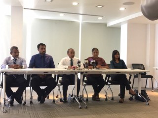 ރައީސް ނަޝީދުގެ ޤާނޫނީ ޓީމު: ރައީސް ނަޝީދުގެ މައްސަލަ މުރާޖަޢާ ކޮށްދިނުމަށް ސުޕްރީމް ކޯޓުގައި ވަނީ އެދެފި