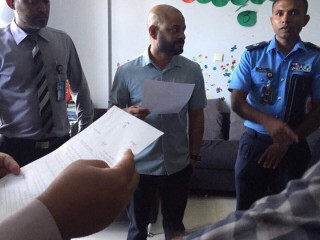 ފާރިސް މައުމޫން.