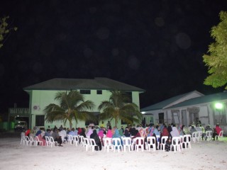 މަދު އަދަދެއްގެ ބަޔަކާއެކު، ޕީޕީއެމުން ދިއްދޫގައި ކެމްޕޭން ޖަލްސާއެއް ބާއްވައިފި