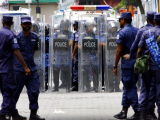 ފުލުހުންގެ މުސާރަ ބޮޑުކުރުން ބަޖެޓުގައި ހިމަނާފަ، އަހަރު ނިމޭއިރު ވެސް ބޮޑު މުސާރައެއް ނުލިބޭ!