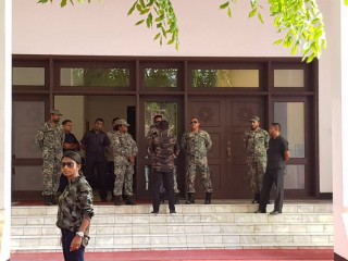 މަޖިލިސް ހިސޯރު ނުކުރާކަމަށް ބުނެފައި ވަނިކޮށް، މިއަދުވެސް މެމްބަރުންނަށް މަޖިލީހަށް ނުވަދެވުނު!