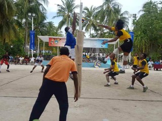 ރީތިރަށާއި ކޮކޯ ބޮޑުހިތި ބައްދަޅުކުރި މެޗުގެ ތެރެއިން