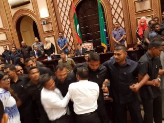 މަޖިލިސް ޗުއްޓީއަށް ދިޔައިރު، މިފަހަރު މަޖިލީހުގެ ޕާރފޯމަންސް ރިޕޯޓް އިއްވާކަށް ނުކެރުނު!