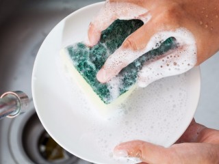 ބަދިގޭގައި ބޭނުން ކުރާ ސްޕޮންޖުގަނޑު ބަދަލު ކުރަނީ ކިހާ އަވަހަކަށް؟