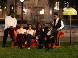 ޖޭ-ޒީގެ "މޫންލައިޓް" ވީޑިއޯ، ފްރެންޑްސްގެ ޕެރޮޑީއެއް