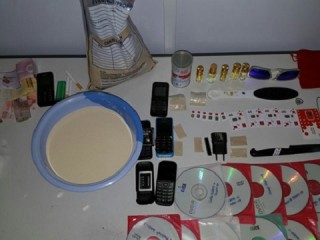 ޖަލަށް އެތެރެ ކުރަން އުޅުނު މަސްތުވާ ތަކެއްޗާއި ތަކެތި