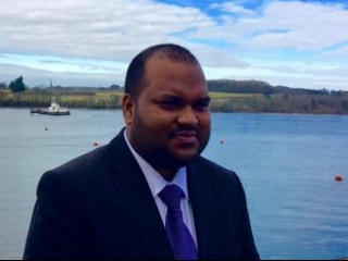 ގަލޮޅު ދަނޑުގައި ފަސްޓް ލޭޑީގެ ބަށި މުބާރާތް ބޭއްވީތީ ނިއުރޭޑިއެންޓް ކުރީގެ ޗެއާރމަން އަލީ ވަހީދު ފާޑު ވިދާޅުވެއްޖެ 