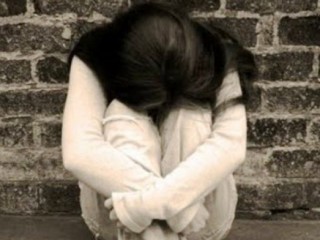 އަންހެން ދަރިފުޅަށް 600 ފަހަރަށް ވުރެ ގިނަ ފަހަރު ޖިންސީ ގޯނާކުރި ބައްޕަގެ މައްސަލަ ބަލަނީ