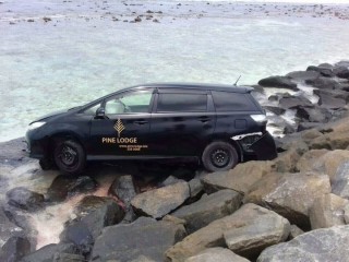 އެއާޕޯޓުގައި ދުއްވާފައި ދިޔަ ކާރެއް މޫދަށް ވެއްޓިއްޖެ