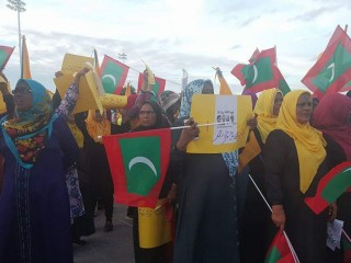 އައްޑޫ ސިޓީގައި  މިއަދު މުޒާހަރާ ކުރަނީ:- 