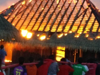 ކަނިފިނޮޅު ރިސޯޓުގެ ދެ ރޫމުގައި އަލިފާން ރޯވެއްޖެ!