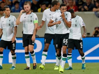 ލިވަޕޫލްގެ ކުޅުްންތެރިން އުފާ ފާޅުކުރަނީ