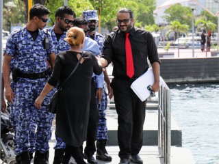 ކެންސަރ ސްކްރީން ކުރަން އަދީބު އިންޑިއާއަށް ފޮނުވުމަށް އައިޖީއެމްއެޗްގެ ޑޮކްޓަރު ލަފާ ދެއްވި: އެޗްއާރްސީއެމްގެ މެންބަރެއް