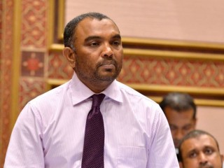 މަޖިލީހުގައި އައުގުރާނަ ގޮވުމަށް ފަހު އަލީ އާރިފް މާފަށް އެދިވަޑައިގެންފި