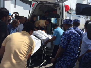 ކްރިމިނަލް ކޯޓުން ޤާސިމް އައިޖީއެމްއެޗަށް ގެންދިއުމަށް އެމްބިއުލާންސަށް އަރުވަނީ