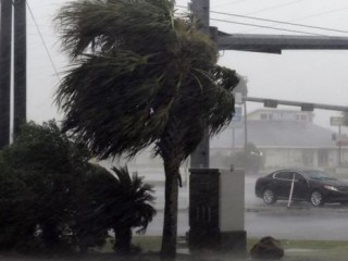 ތޫފާން ހާވީގެ ގެއްލުން އެމެރިކާ އަށް ދަނީ އިންތިހާއަށް ކުރަމުން!