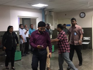 ހޯމް މިނިސްޓަރ އަޒްލީން ޤާސިމާ ބައްދަލު ކުރައްވަމުން އެބަގެންދަވާ 