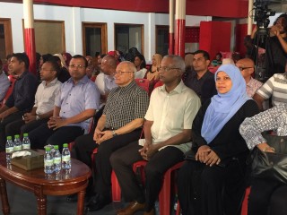 ކޯޓުތަކުގެ ހުކުމްތައް ތަންފީޒު ނުކުރާނަމަ ހައްޔަރުކުރަން ރައީސް މައުމޫން ގޮވާލައްވައިފި