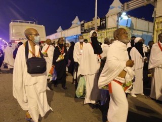 މިދިޔަ އަހަރު ހައްޖަށް ދިޔަ ދިވެހިންގެ ބަޔަކު އަރަފާތު ބިމުގައި