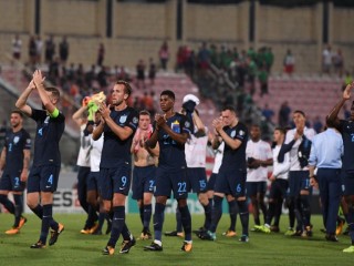 ވޯލްޑްކަޕް ކޮލިފައިން: އިންގްލޭންޑް އަދި ޖަރުމަން ފުރުސަތު ބޮޑުކޮށްފި