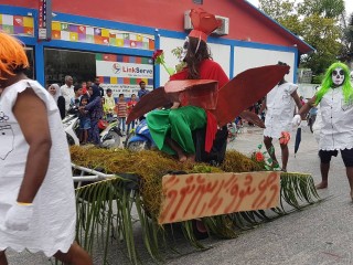 މޯޅިނުވާ ފިނިފެންމާ ފްލޯޓް