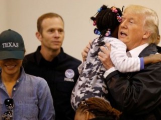 ތޫފާން ހާވީ:އެހީގެ ކަންކަން ގެންދާ ގޮތަށް ރައީސް ޓްރަމްޕް ތައުރީފް ކުރައްވައިފި