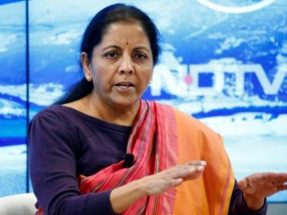 އިންޑިއާގެ ޑިފެންސް މިނިސްޓަރު ކަން ފުރަތަމަ ފަހަރަށް އަންހެން ބޭފުޅަކަށް ލިބިވަޑައިގެންފި